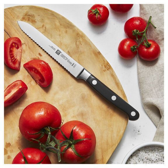 Нож универсальный 13 см Zwilling Professional S с зубчиками 31025-131-0 фото