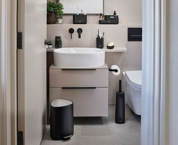 Ершик силиконовый Joseph Joseph Flex 360 Advanced с подставкой 43,6х10,5х10,6 см черный 70597 фото